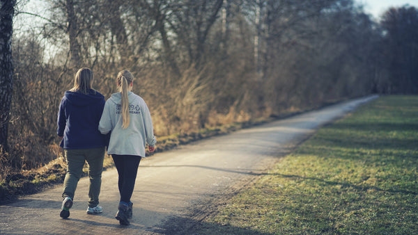 Manfaat berjalan kaki ada beragam, mulai dari mengurangi stres hingga mencegah varises.