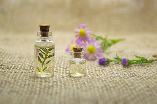 Tidak hanya bermanfaat untuk menenangkan pikiran, beberapa jenis essential oils ternyata bisa membantu meningkatkan fokus dan produktivitas lho!